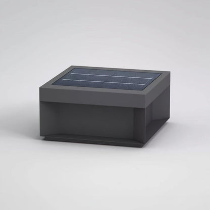 "Robuuste weerbestendige zonne wandlamp met geïntegreerde LED en mat acryl, ideaal voor sfeervolle tuindecoratie"