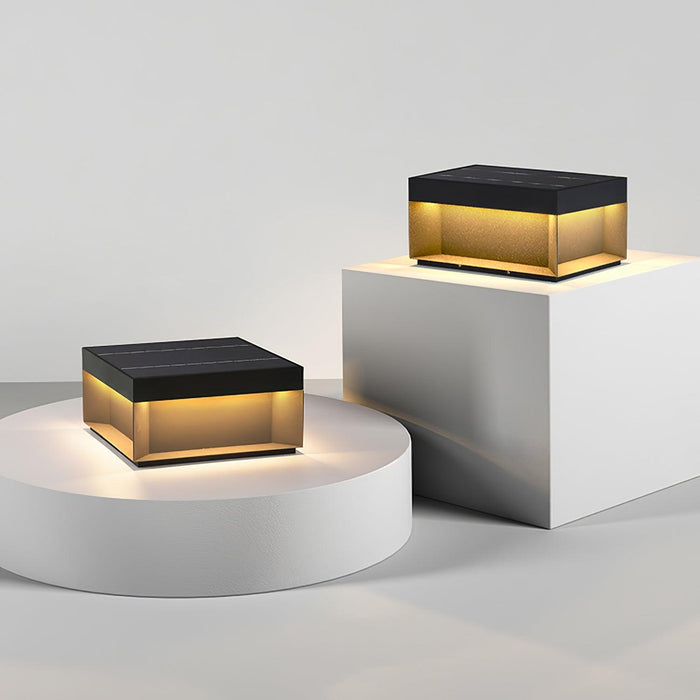 "Robuuste weerbestendige zonne wandlamp met geïntegreerde LED en mat acryl, ideaal voor sfeervolle tuindecoratie"