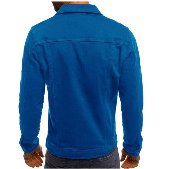 Trendy heren denim jack, maakt elke casual outfit compleet. Ideaal voor lente, zomer en herfst mode.