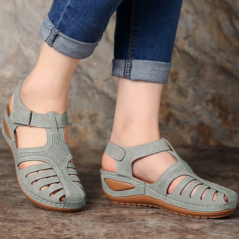 Stijlvolle orthopedische dames zomer sandalen, geïnspireerd op Romeinse stijl, met voetondersteuning.