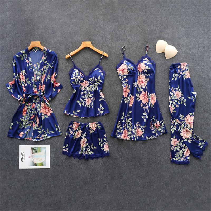 Romantische 5-delige satijnen dames pyjamaset; ideaal als luxe nachtkleding of comfortabele loungewear.