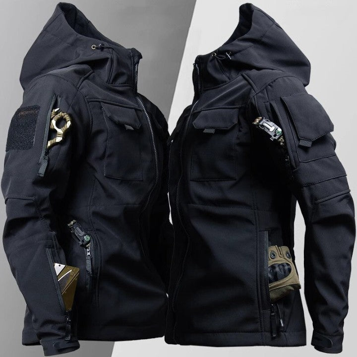 Warm softshell herfst/winterjack, waterafstotend en ademend, geschikt als tactische jas voor buitenactiviteiten.