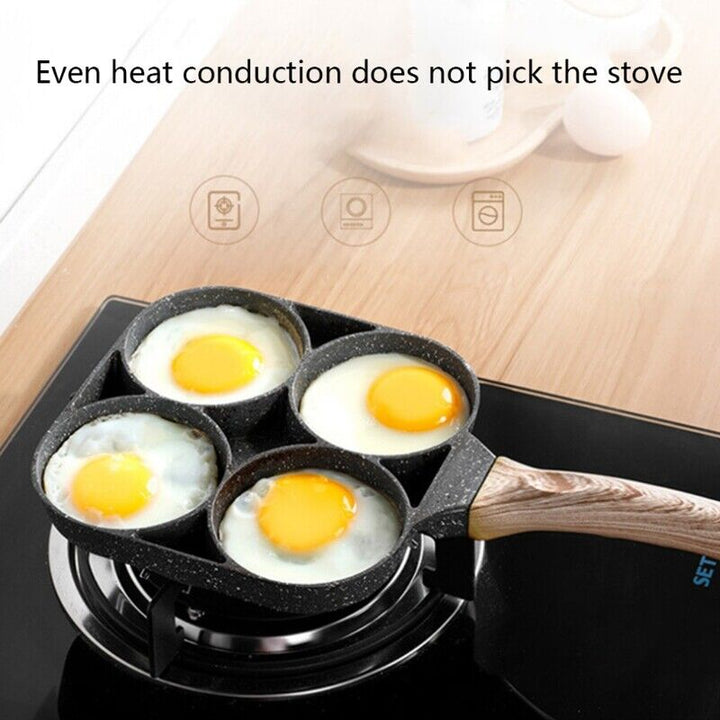 Veelzijdige anti-aanbak pan voor 4 eieren of kleine pannenkoeken, snel en gemakkelijk koken.