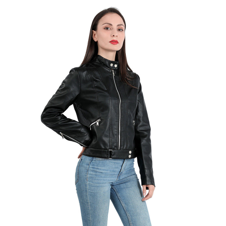 Trendy dames herfstjas, modieuze buitenmode. Warm en comfortabel met ritssluiting.