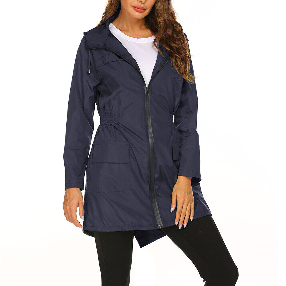 Trendy Casey dames trenchcoat, stijlvol over T-shirt, jeans of jurk, voor een complete outfit.