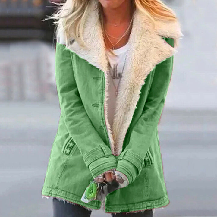 Stijlvolle thermische dames winterjas Aurora, warm en comfortabel voor koude dagen.