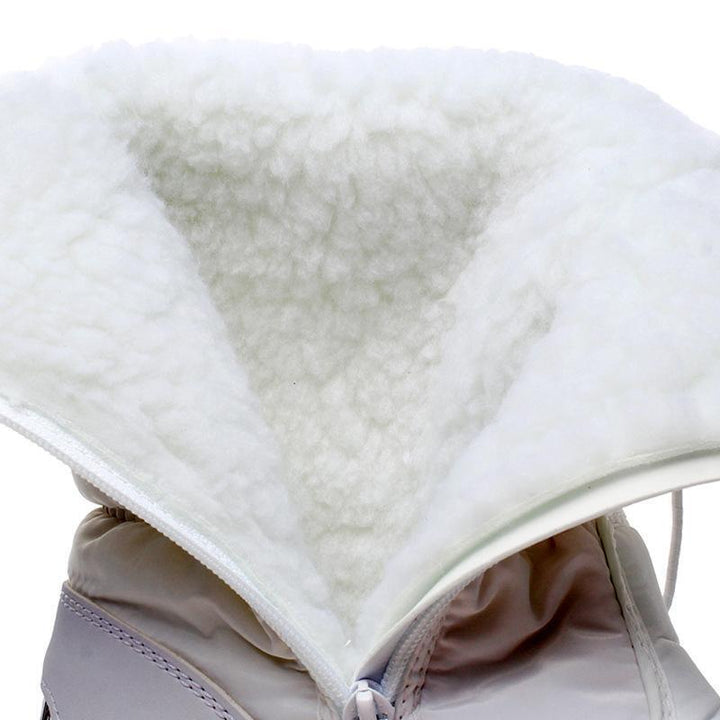 Modieuze en functionele dames snowboots, ideaal voor een trendy winterlook. Warm, comfortabel en sneeuwbestendig.