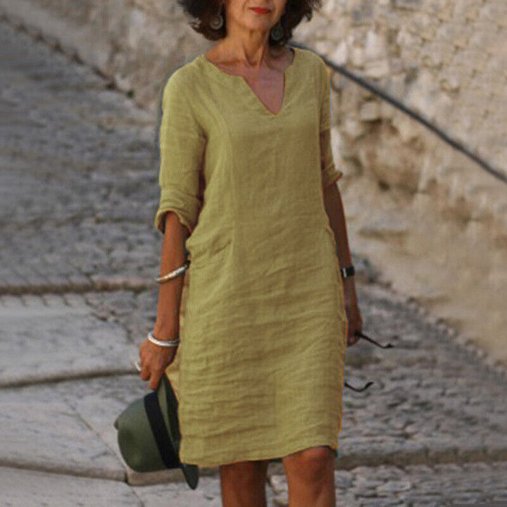 Veelzijdige dames zomerjurk, elegant en comfortabel, voor strand, stad of feestje. Lichte damesmode.