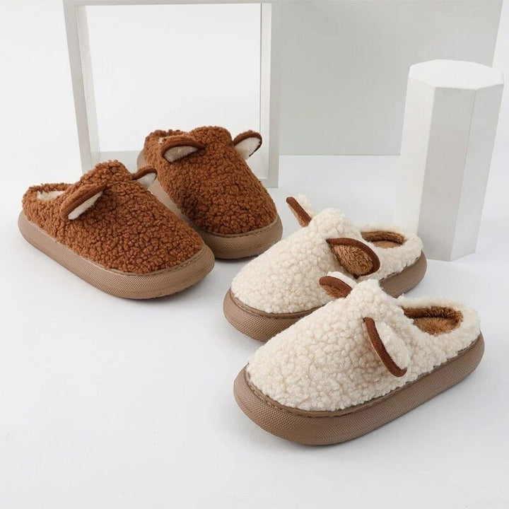 Heerlijk warme dames pantoffels met een modieuze en antislip plateauzool.