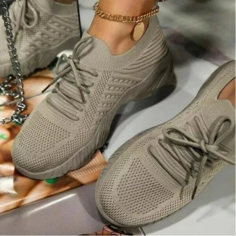 Sportieve dames sneakers Skye Comfort met orthopedische ondersteuning, perfect als casual schoenen voor dagelijks comfort en actieve dagen.