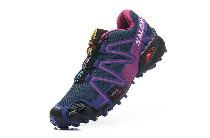 Een paar Aurora dames wandelsneakers, klaar om comfort en grip te bieden tijdens uw volgende outdoor wandeling.
