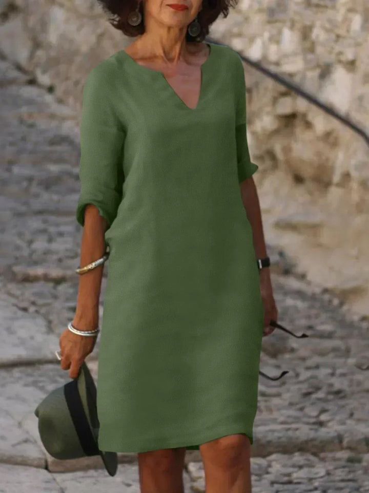 Elegante dames V-hals jurk, comfortabel en veelzijdig voor elke dag of casual gelegenheden.