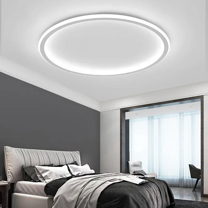 Elegante ronde LED plafondlamp, sfeervolle verlichting woonkamer.