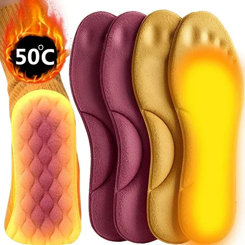 Comfortabele zelfverwarmende inlegzolen voor schoenen, ideaal tegen winterse kou en voor lange wandelingen.