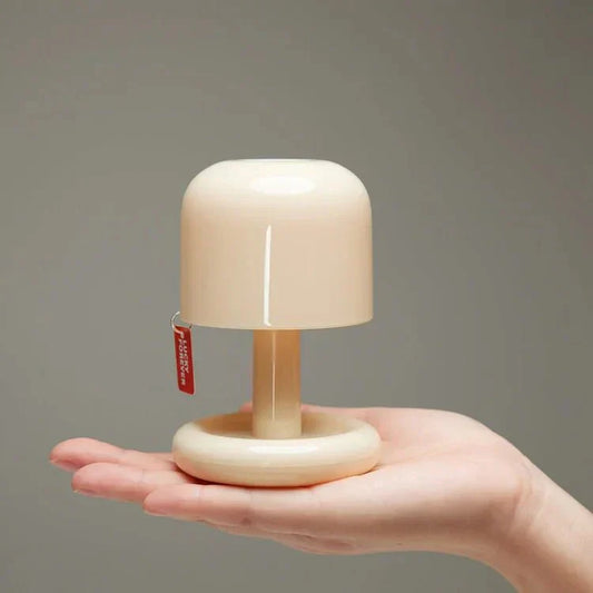 "Sfeervolle mini zonsondergang LED tafellamp met warme gloed, USB-oplaadbaar en compact ontwerp voor romantische ambiance."