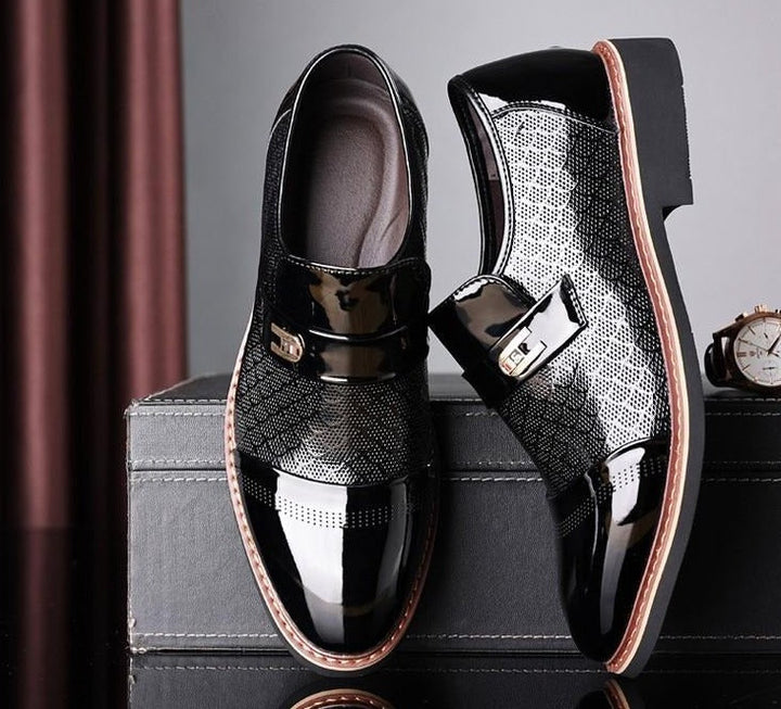 Luxe herenschoenen: elegante zwarte brogues & veelzijdige bruine instappers, perfect voor zakelijk of casual.