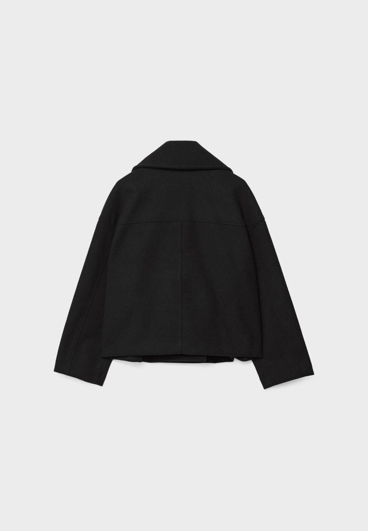 Damesjas Clara: korte, stijlvolle jas met dubbele rij knopen, veelzijdig voor elke outfit.