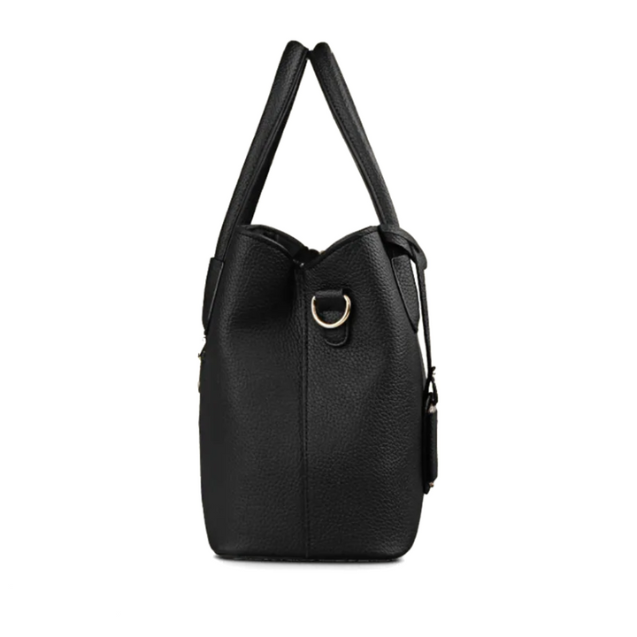 Hoogwaardige dames draagtas met nette afwerking. Stijlvolle en duurzame crossbody tas.