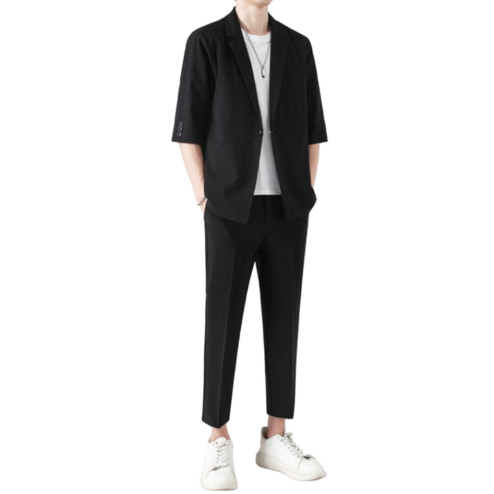 Grijze heren smart casual set; tijdloze tweedelige outfit, ideaal voor een casual of zakelijke look.