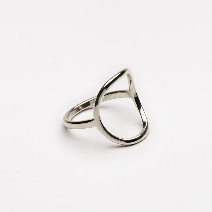 Dames ring Noa zilver, ovaal design, waterbestendig en stijlvol sieraad.