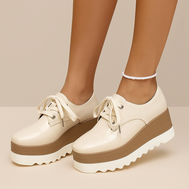 Comfortabele platform veterschoenen dames, een trendy keuze voor casual stijl met subtiele hak.