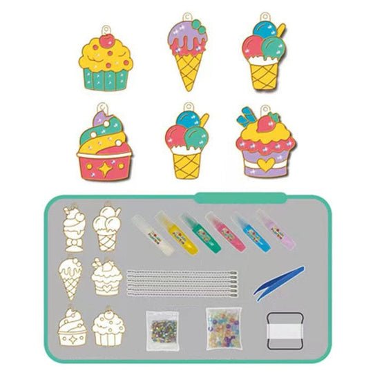 DIY creatieve set voor kinderknutsel: kristalverf hangers maken. Leuk en makkelijk voor thuis.