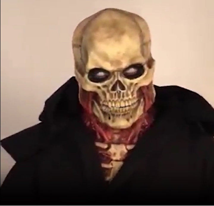 Griezelig en eng doodskop masker, ideaal voor Halloween of een horror themafeest.