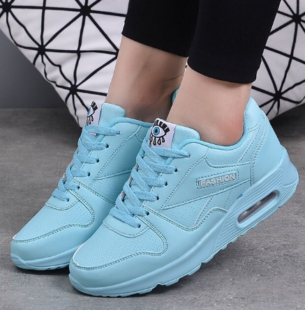 Sportieve dames sneakers, flexibel en comfortabel, perfect als wandelschoenen voor vrouwen.