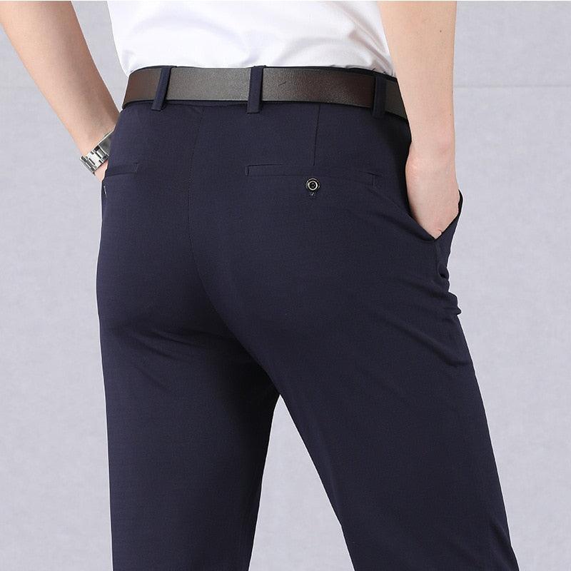 Comfortabele heren pantalon, combineert stretch met een perfecte pasvorm voor een stijlvolle look.