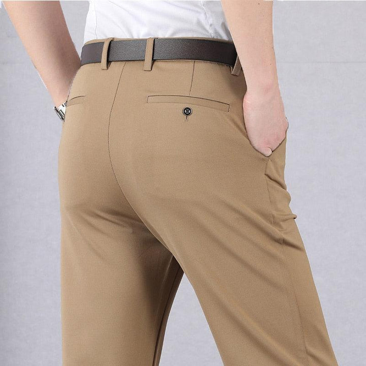 Zakelijke heren stretch pantalon met comfortabele pasvorm, perfect als werkbroek voor de moderne man.