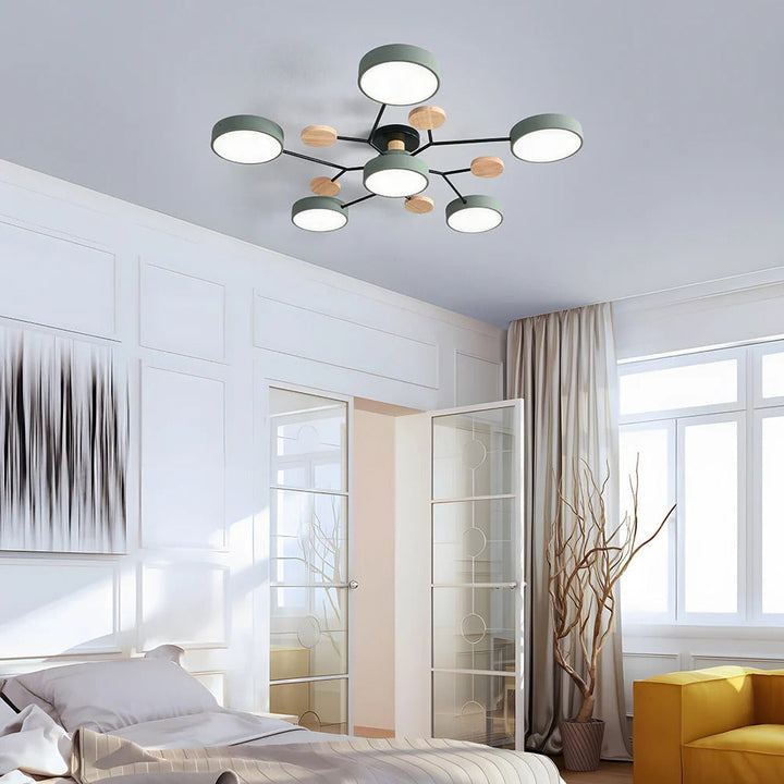 Stijlvolle LED-plafondlamp met Halo design, ideaal voor slaapkamer sfeer.