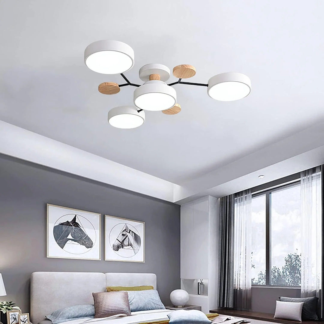 Zwarte Halo LED-plafondlamp, voor een gedurfd en modern statement.