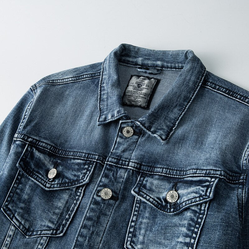 "Slim fit denimjack heren, retro motorstijl, biker look, stretch katoen, turn-down kraag, knoopsluiting, streetwear casual"
