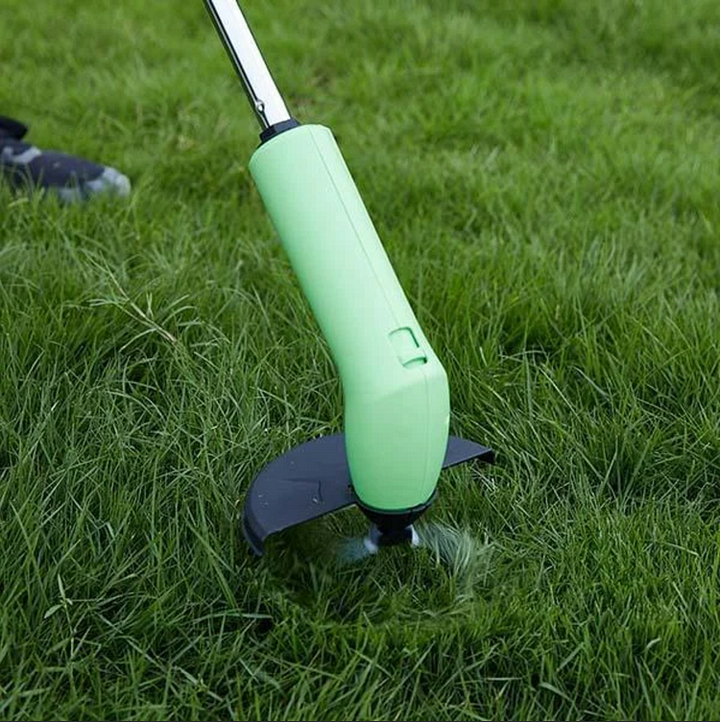 Snoerloze heggenschaar voor strakke hagen. Efficiënt tuingereedschap voor moeiteloos snoeien en tuinonderhoud.