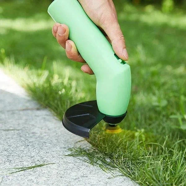 Duurzame snoerloze heggenschaar met IPX4 waterbestendigheid. Ideaal tuingereedschap voor alle weersomstandigheden.