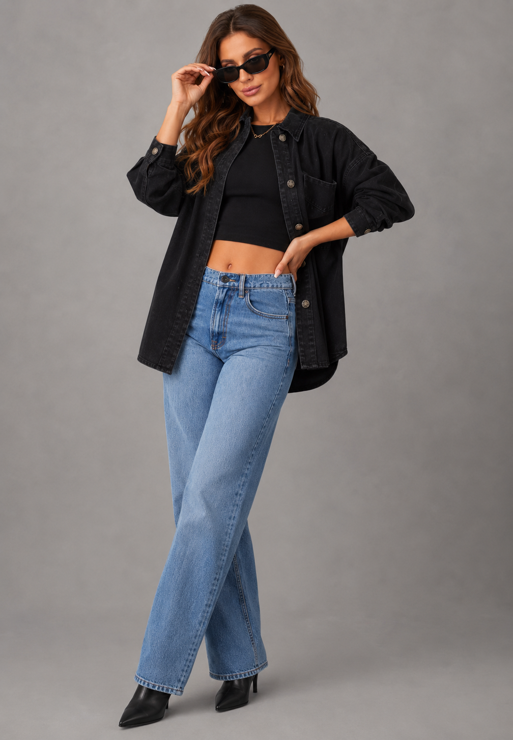 Ruime oversized damesblouse met borstzak, ideaal voor gelaagde casual outfits in de herfst.