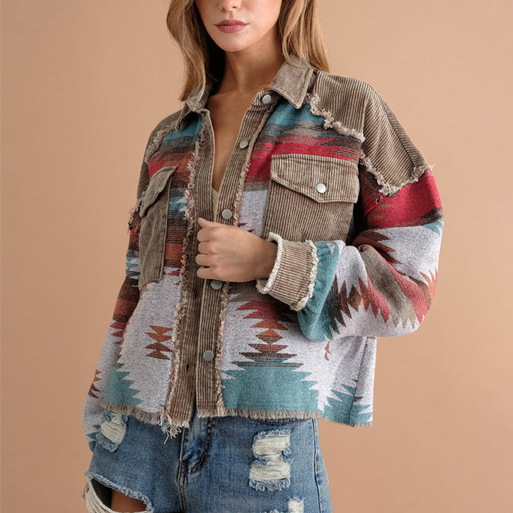 Trendy damesblouse met contrastdesign, functionele zakken en een relaxte pasvorm, perfect voor herfst/winter.