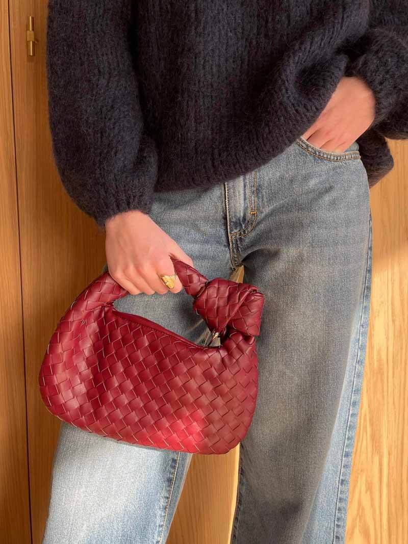 Duurzame dames geweven minitas, ambachtelijk gemaakt, een tijdloos en modieus accessoire.