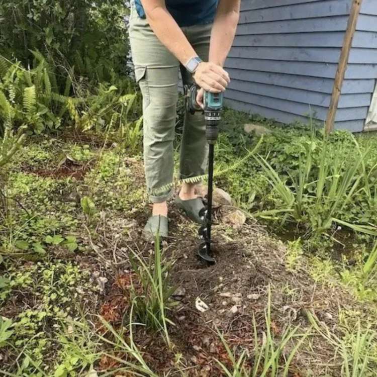 Robuuste tuinboor bit voor snel en moeiteloos graven van gaten voor planten en bollen.