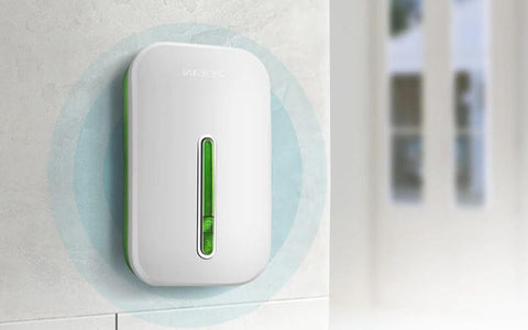 Zwarte, moderne slimme draadloze deurbel, IP44 weerbestendig en volledig batterijvrij.