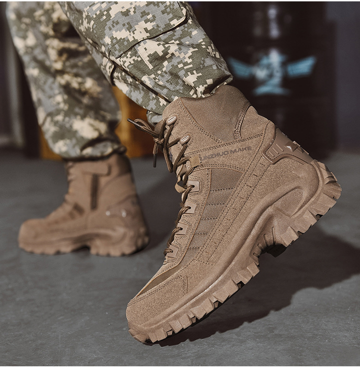 Groene waterdichte heren werkschoenen, comfortabel en beschermend voor buitenactiviteiten.