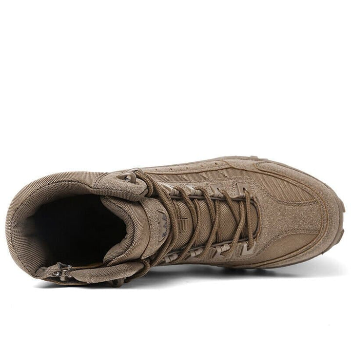 Waterdichte heren werkschoenen met robuuste antislipzool, voor stabiliteit en bescherming.