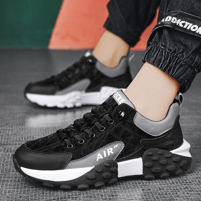 Witte orthopedische heren sneakers van Valor, perfecte casual schoenen met superieure voetondersteuning en stijl.