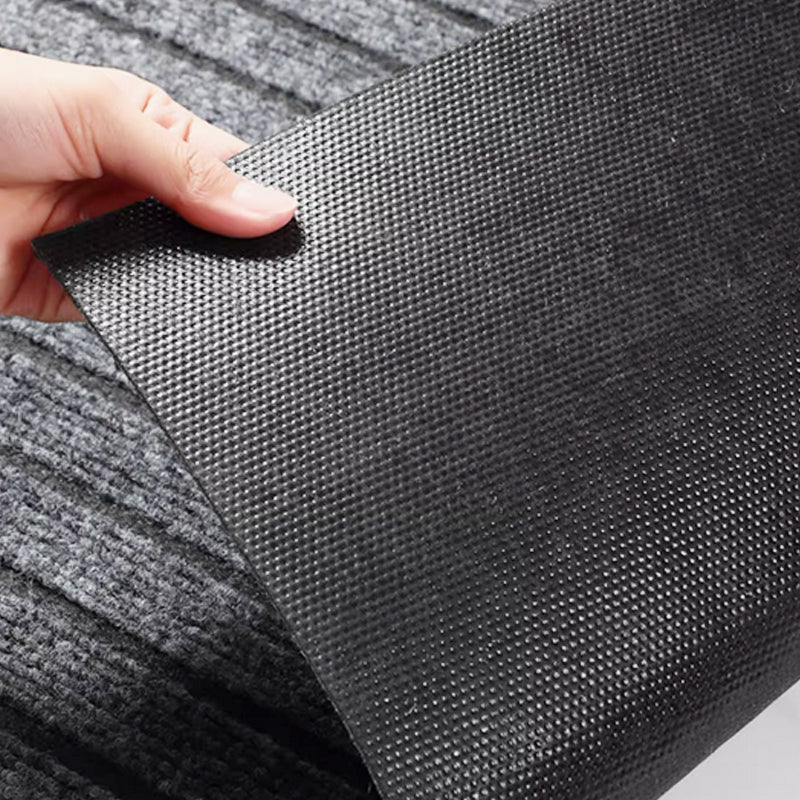 Geniet van een schoon en veilig huis met dit makkelijk te reinigen, vetbestendige antislip tapijt. Duurzaam.