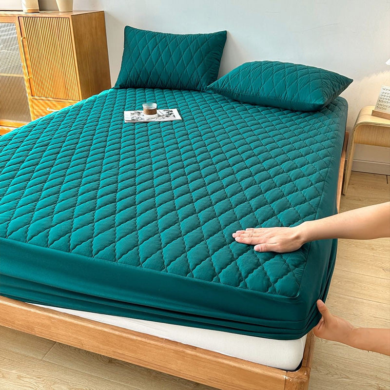 Comfortabele waterdichte matrashoes, gewatteerd voor een beschermd en fris bed.