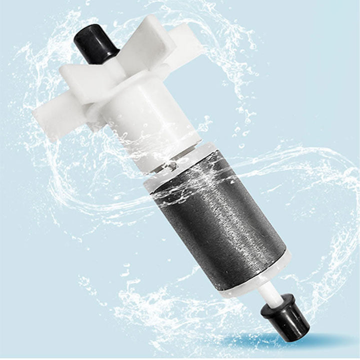 Helder water spuitend uit de tuinfontein, met instelbare pomp voor een perfecte sfeer en geluid.