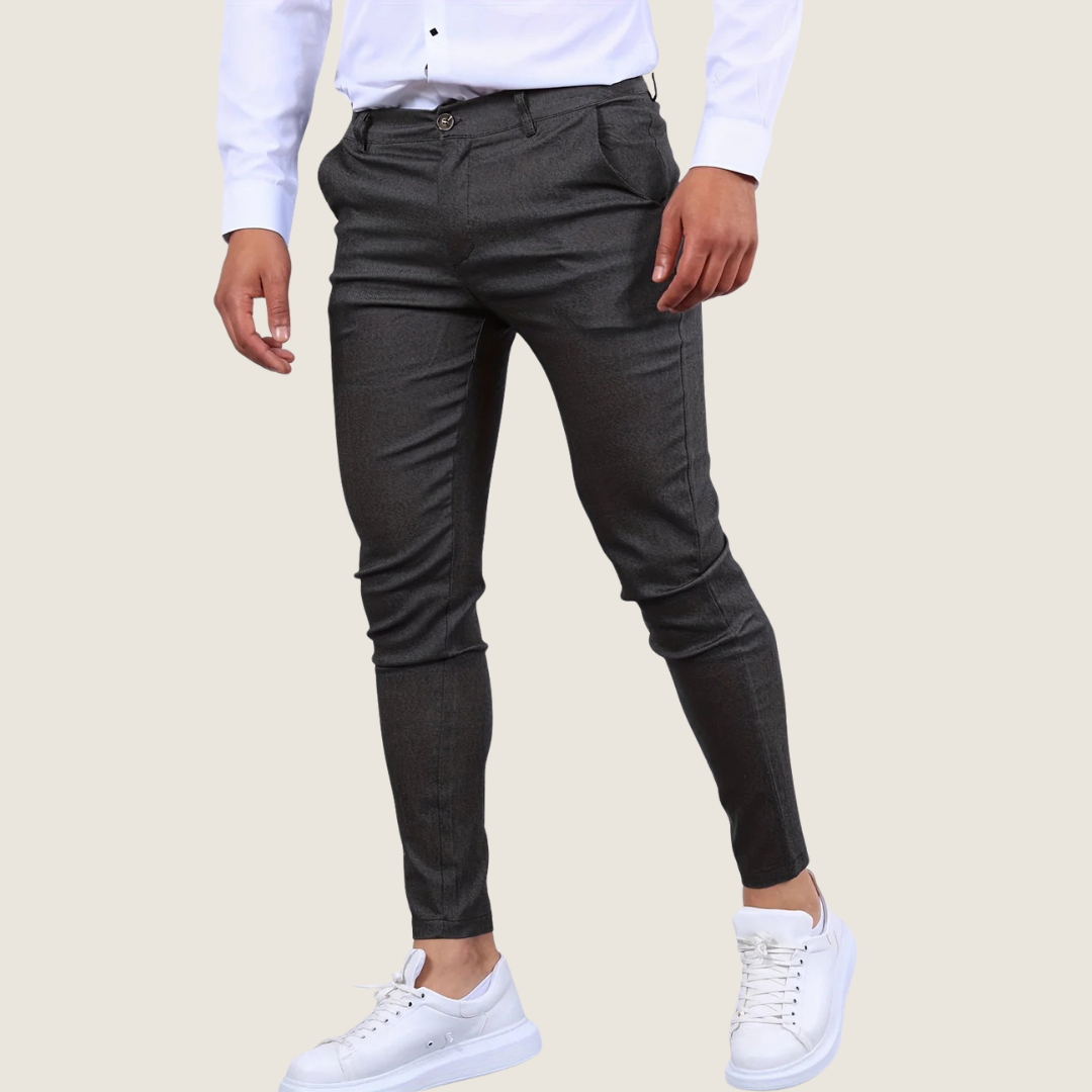 Zwarte skinny fit enkelbroek voor heren. Deze slim fit pantalon biedt een moderne en verfijnde stijl.