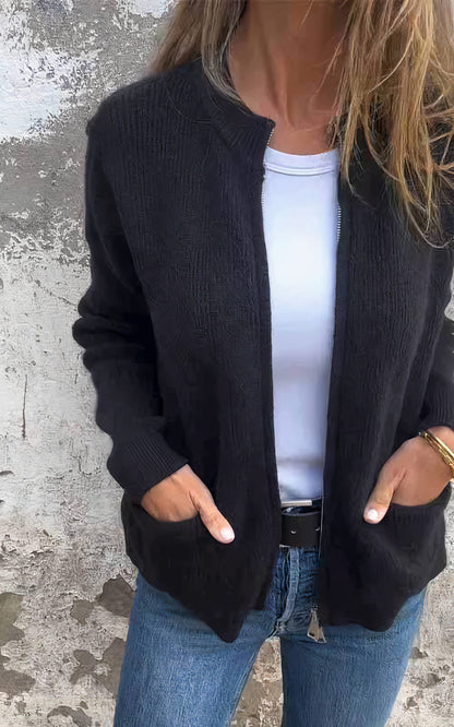 "Stijlvol damesvest, elegant design, zachte materialen, veelzijdig te combineren, casual en formele gelegenheden."