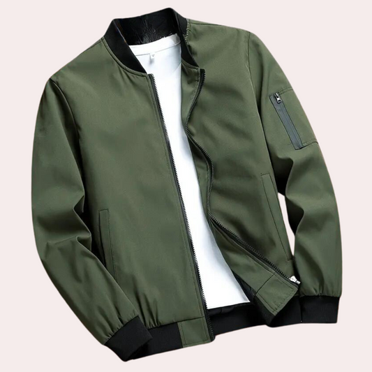 Stijlvol heren bomberjack in olijfgroen, strak slim-fit design met ritssluiting, biedt comfort en veelzijdige combinatieoptie