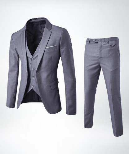 "Stijlvol heren driedelig pak met klassiek silhouet, grijsblauw, verfijnd design voor formele en semi-casual gelegenheden."